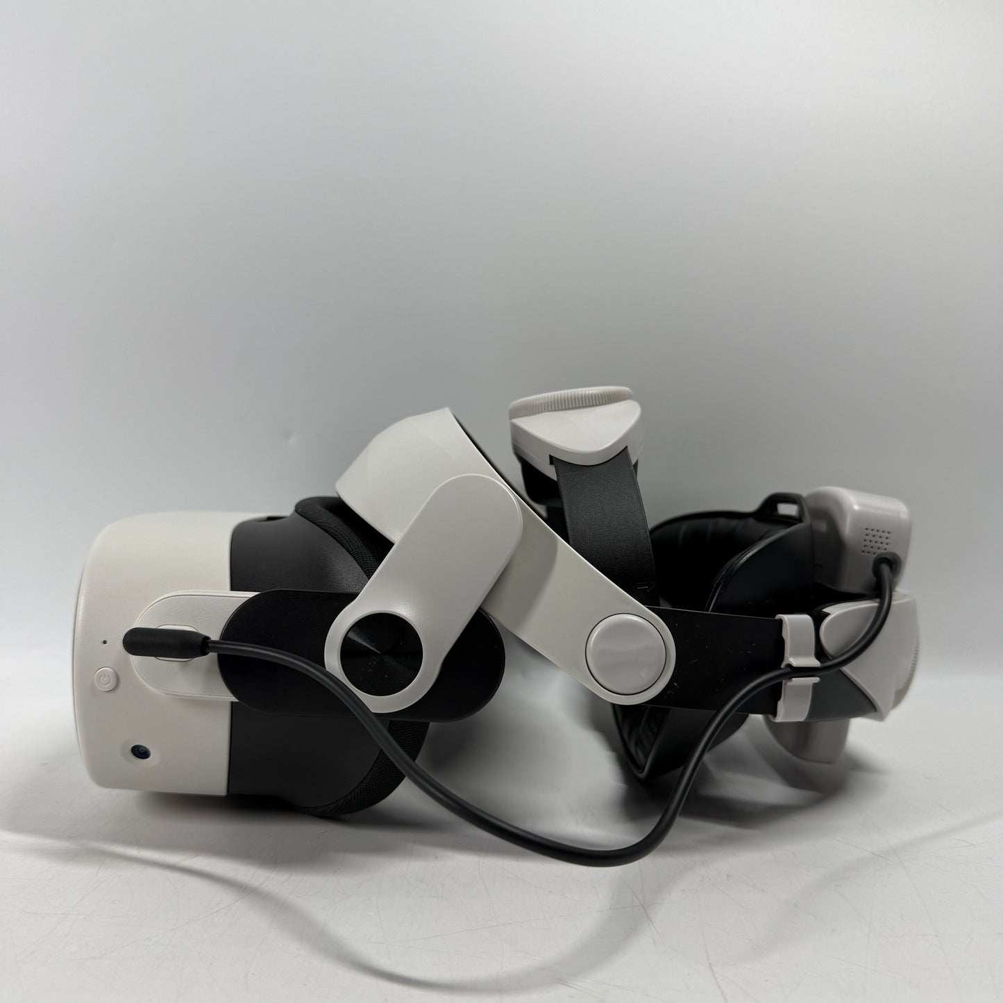 Meta Quest 3S 128GB Standalone All-in-One VR Headset P97