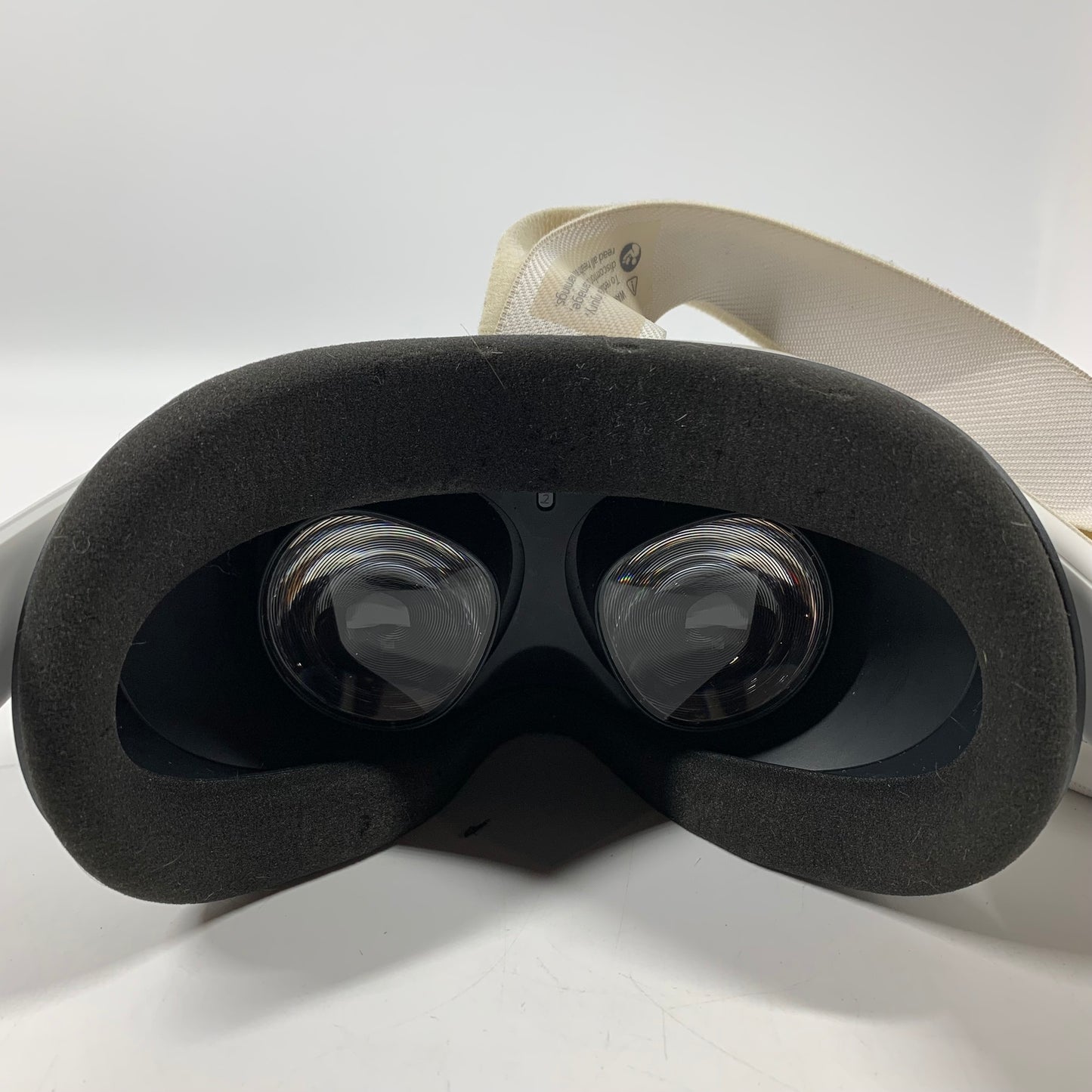 Oculus Quest 2 128GB Standalone All-in-One VR Headset KW49CM