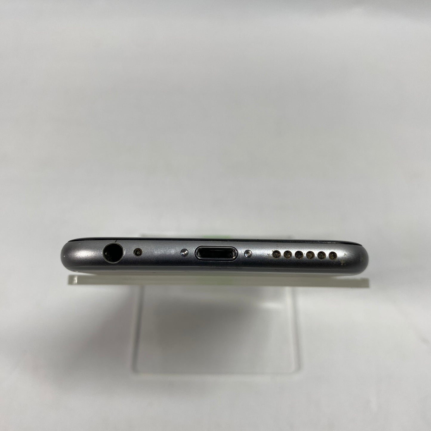 Unlocked Apple iPhone 6 64GB 12.5.7 SPACE GRAY MG632LL/A