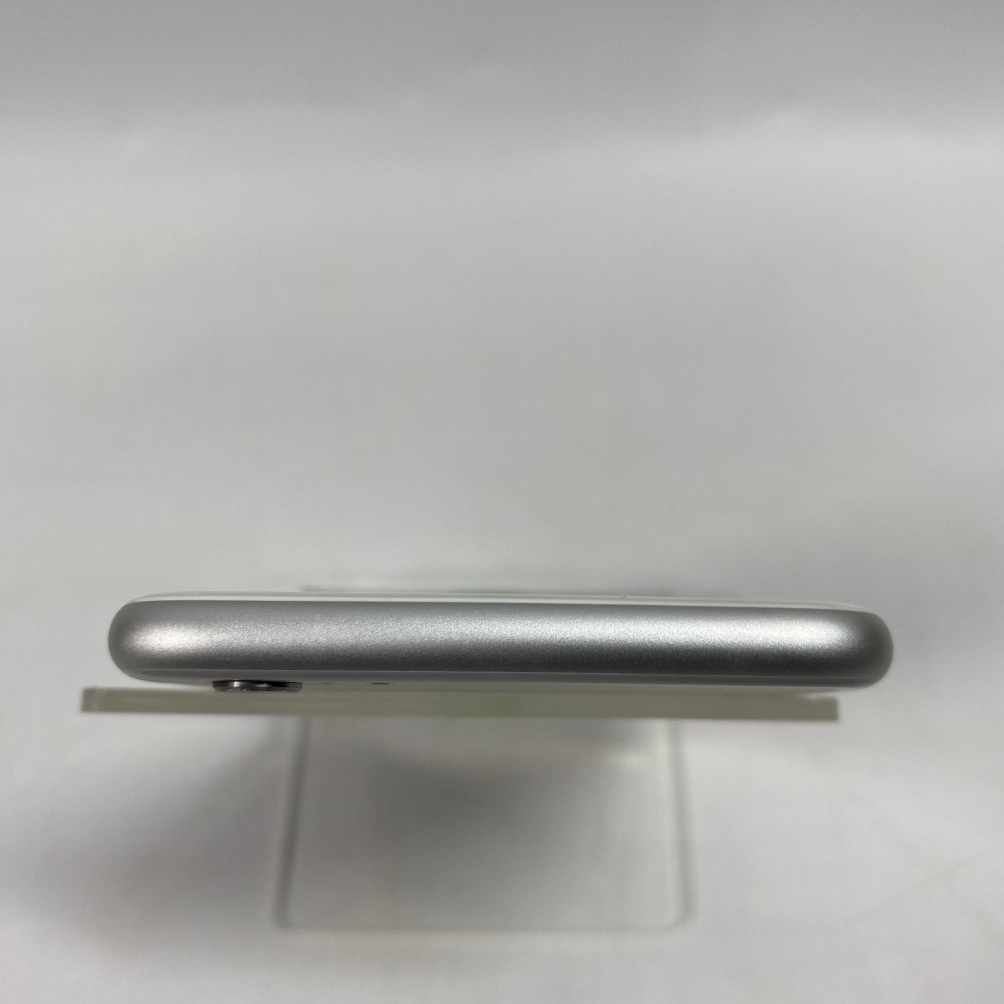 Unlocked Apple iPhone 6s 16GB 15.8.4 SILVER MKRT2LL/A
