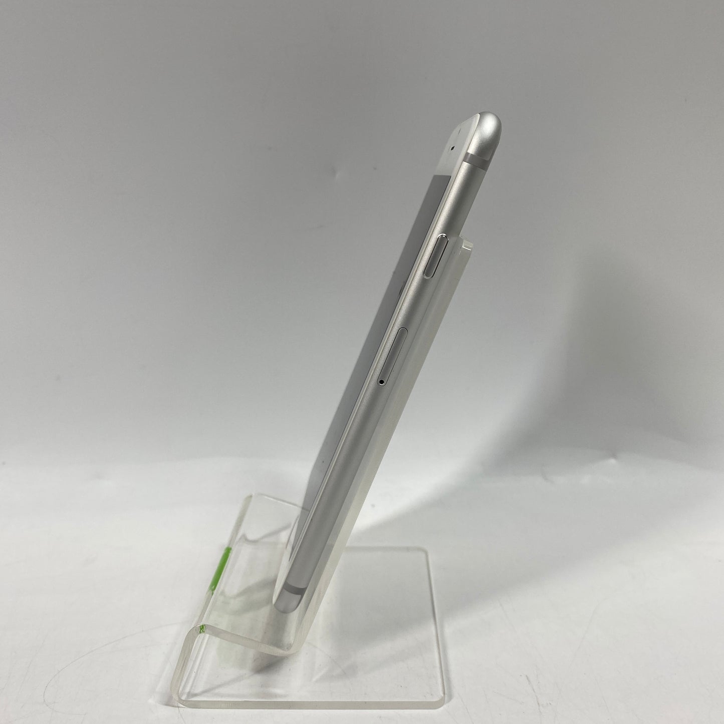 Unlocked Apple iPhone 6s 16GB 15.8.4 SILVER MKRT2LL/A