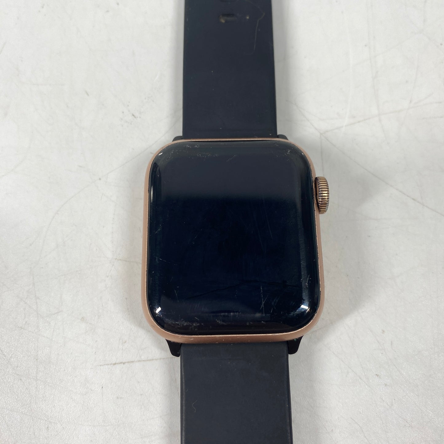 GPS Only Apple Watch SE 1st Gen 40MM Gold Aluminum onn. black adjustable sports