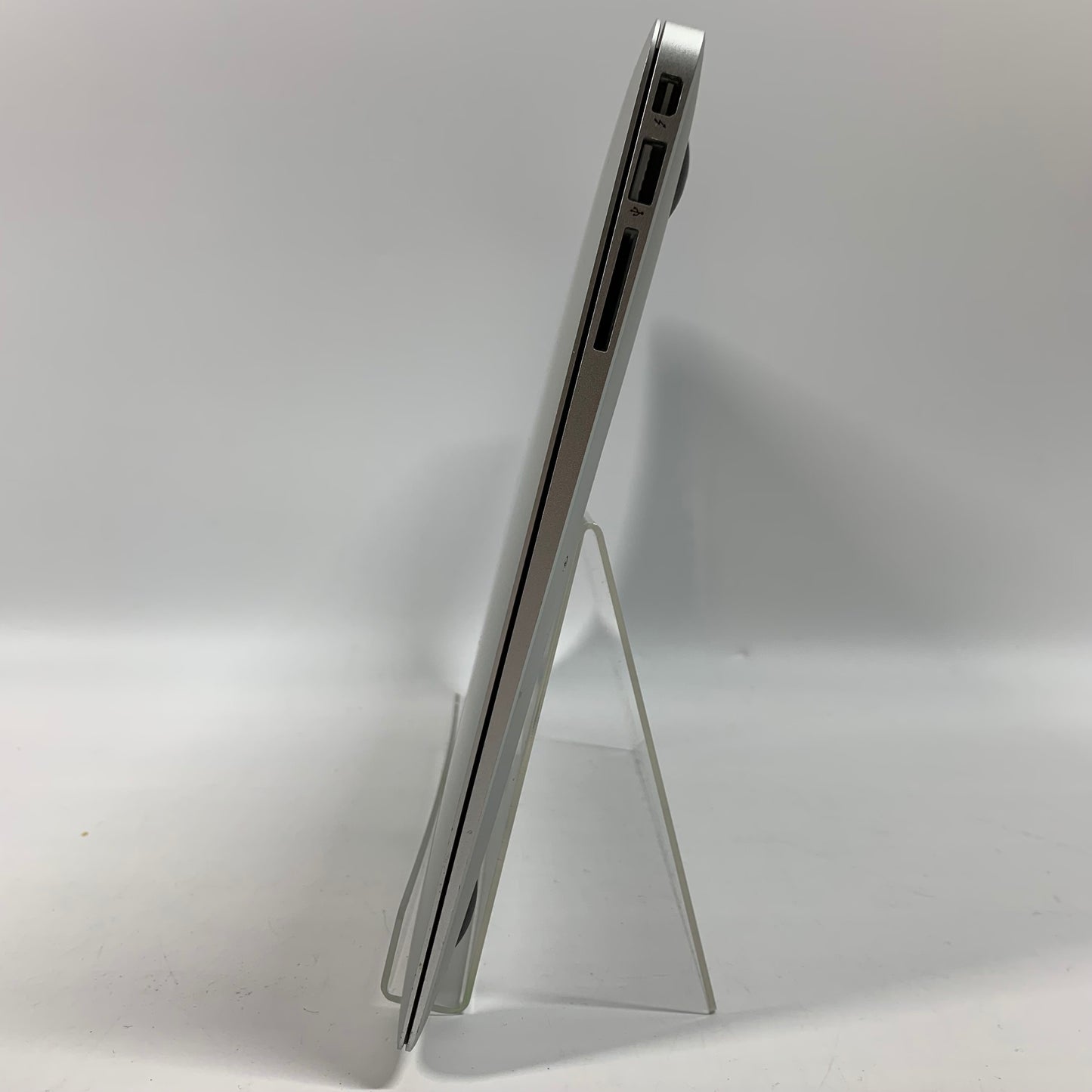 2015 Apple MacBook Air 13.3" i5 1.6GHz 8GB RAM 128GB SSD Silver A1466