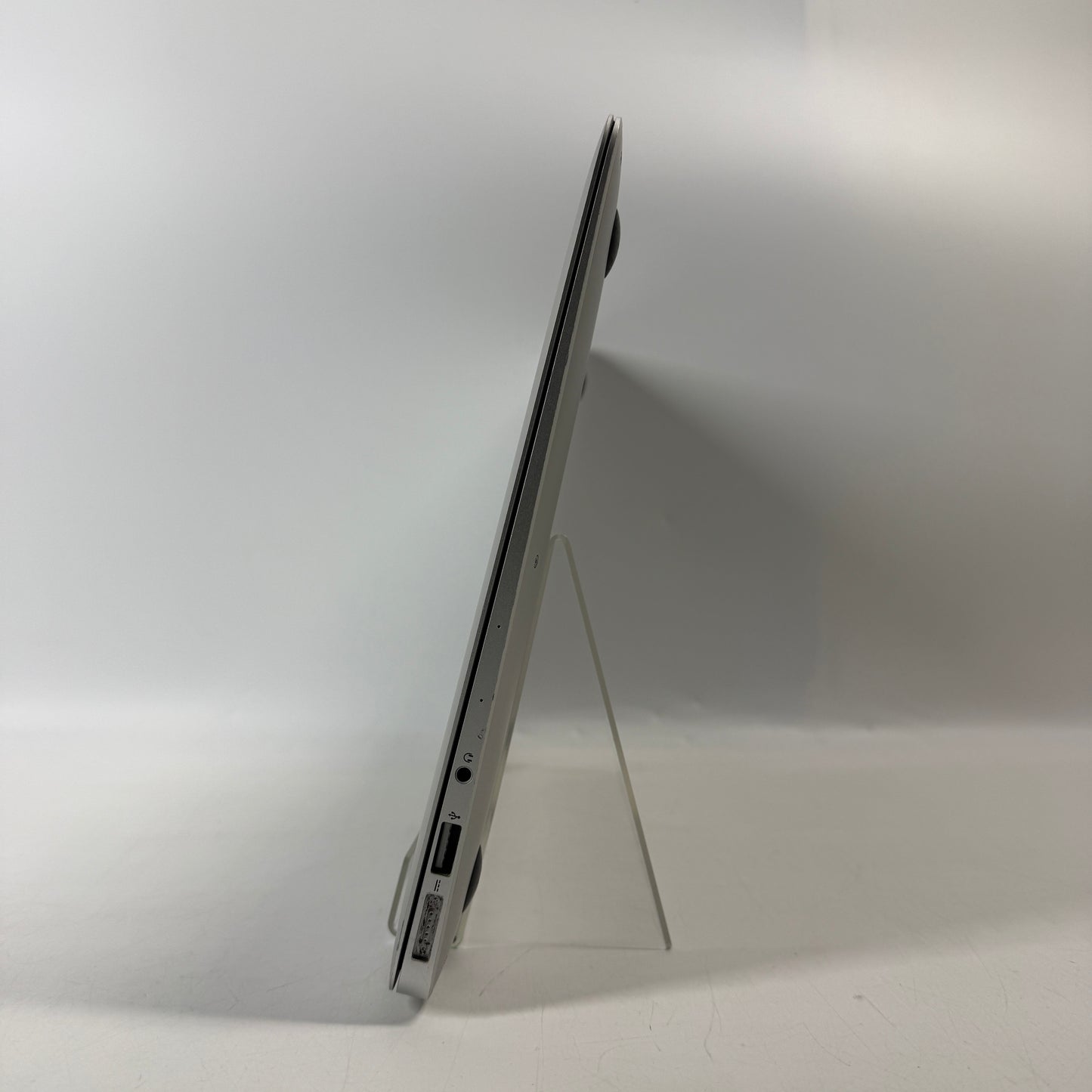 2017 Apple MacBook Air 13.3" i5 1.8GHz 8GB RAM 128GB SSD Silver A1466