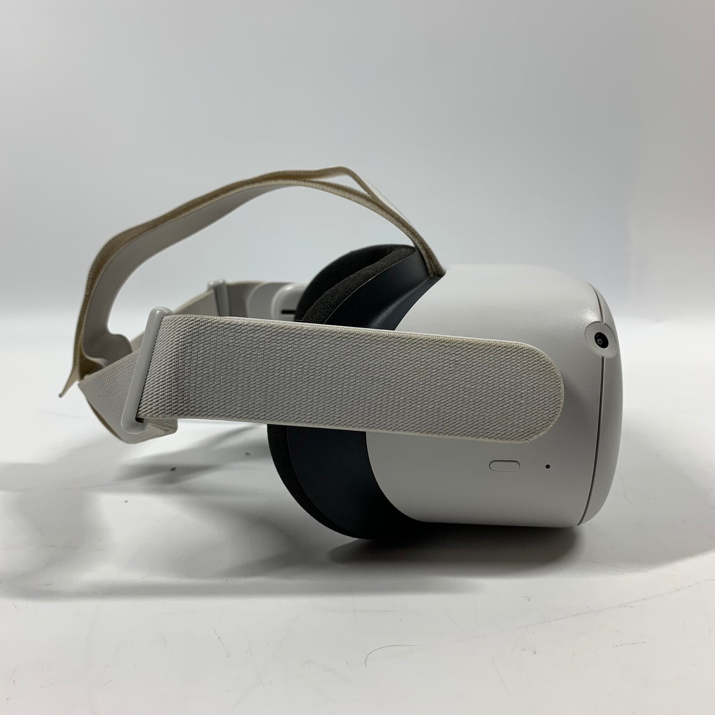 Oculus Quest 2 128GB Standalone All-in-One VR Headset KW49CM