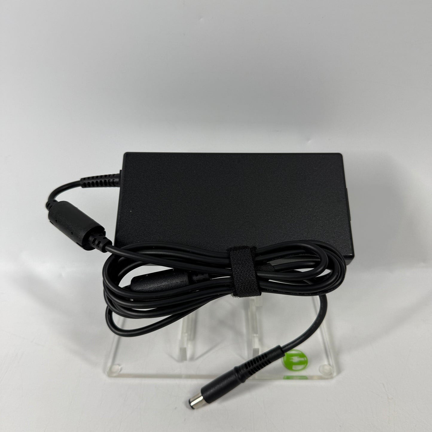 StarTech 132N-TB4USB4DOCK Universal USB4 & Thunderbolt 4 Docking Station