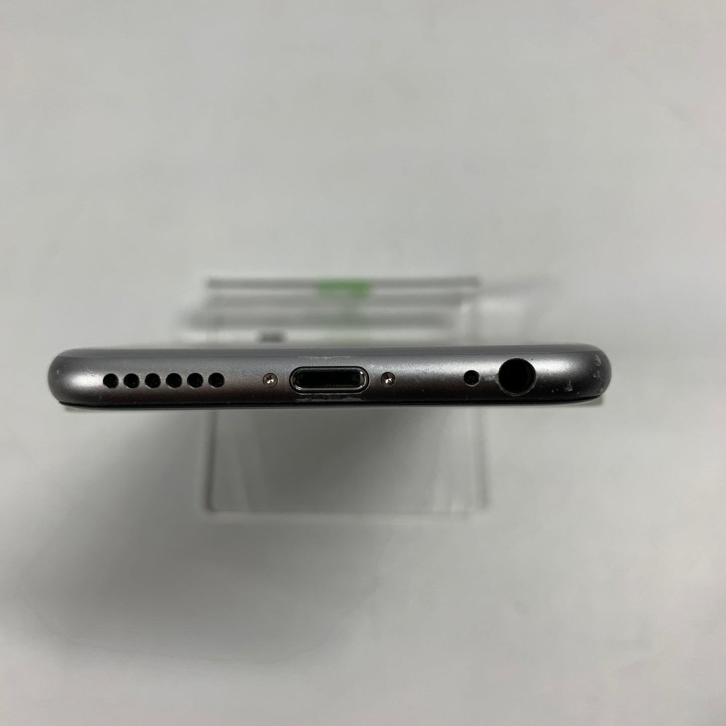 Unlocked Apple iPhone 6s 64GB 12.5.7 SPACE GRAY MG632LL/A