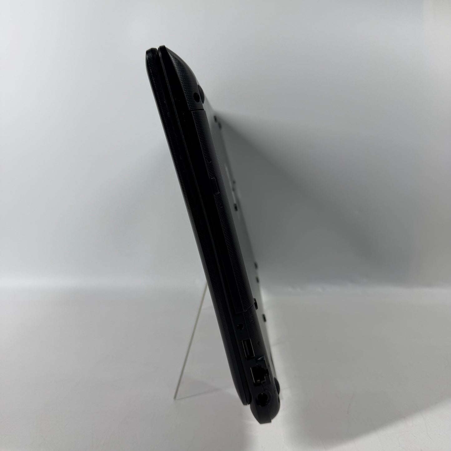 Broken Toshiba Satellite C55-B5200 15.6" i3-4005U 6GB RAM 750GB Broken Key
