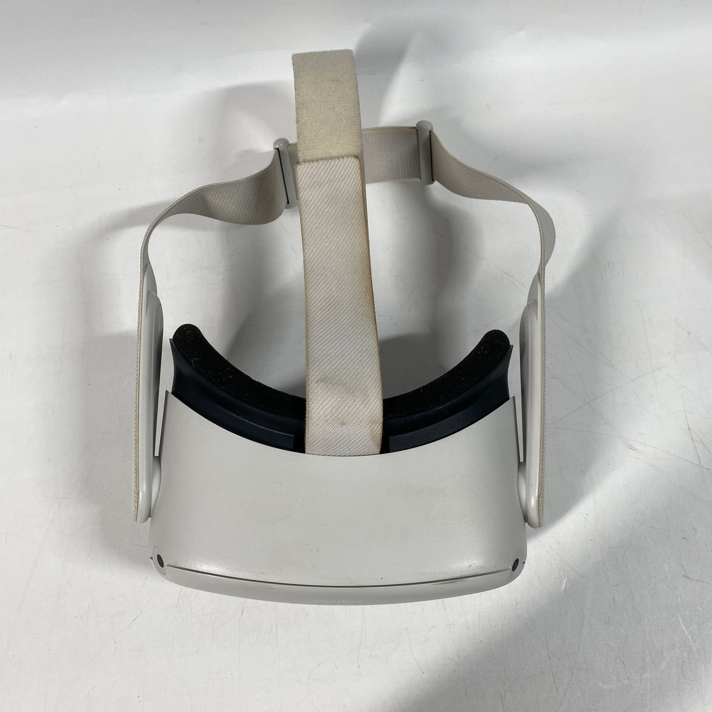 Oculus Quest 2 128GB Standalone All-in-One VR Headset KW49CM