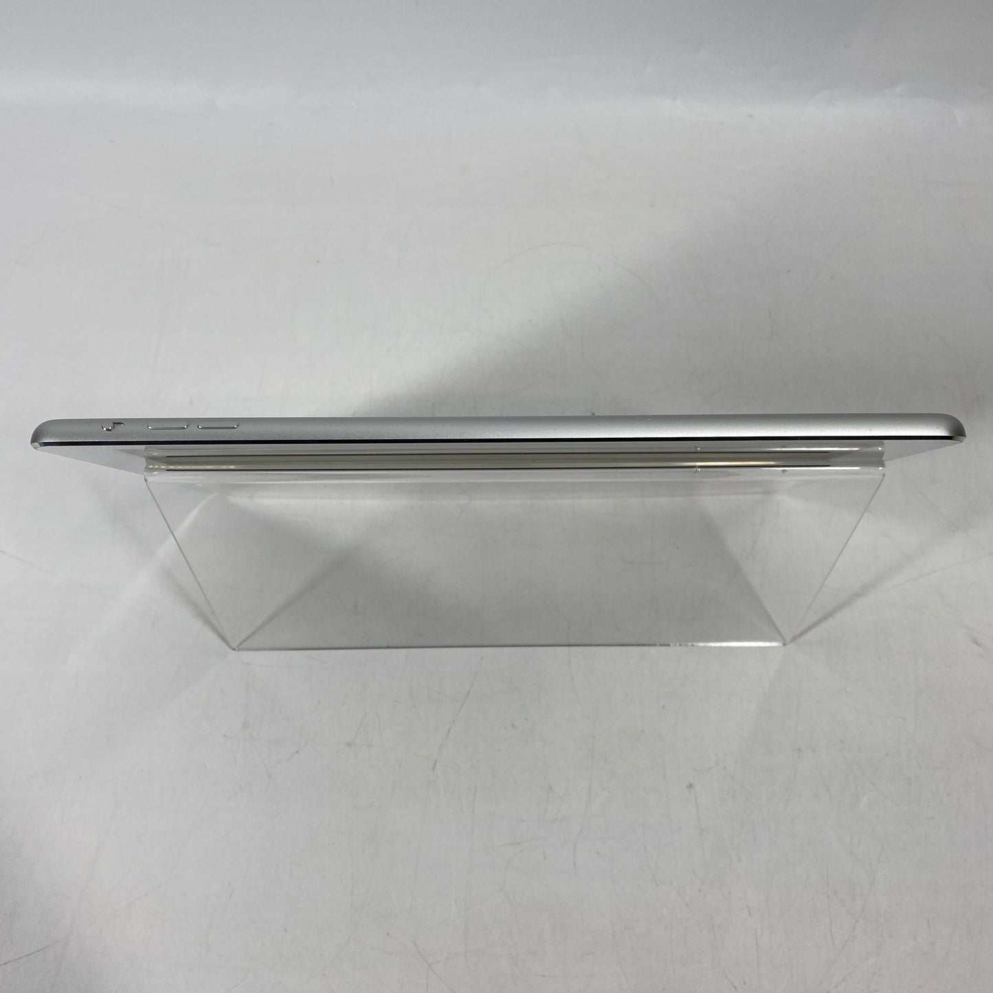 WiFi Only Apple iPad Air 1st Gen 16GB Silver FD788LL/B