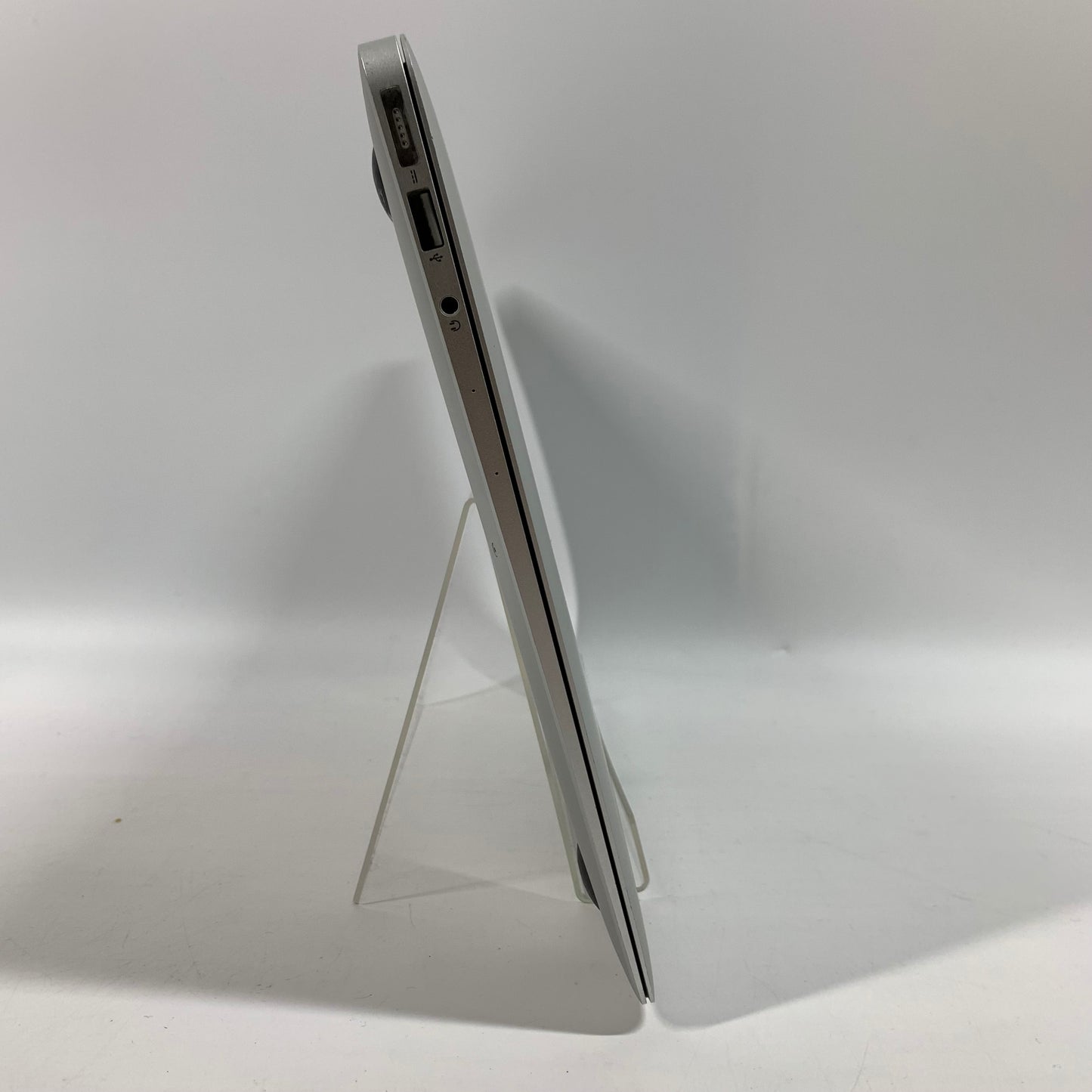 2015 Apple MacBook Air 13.3" i5 1.6GHz 8GB RAM 128GB SSD Silver A1466