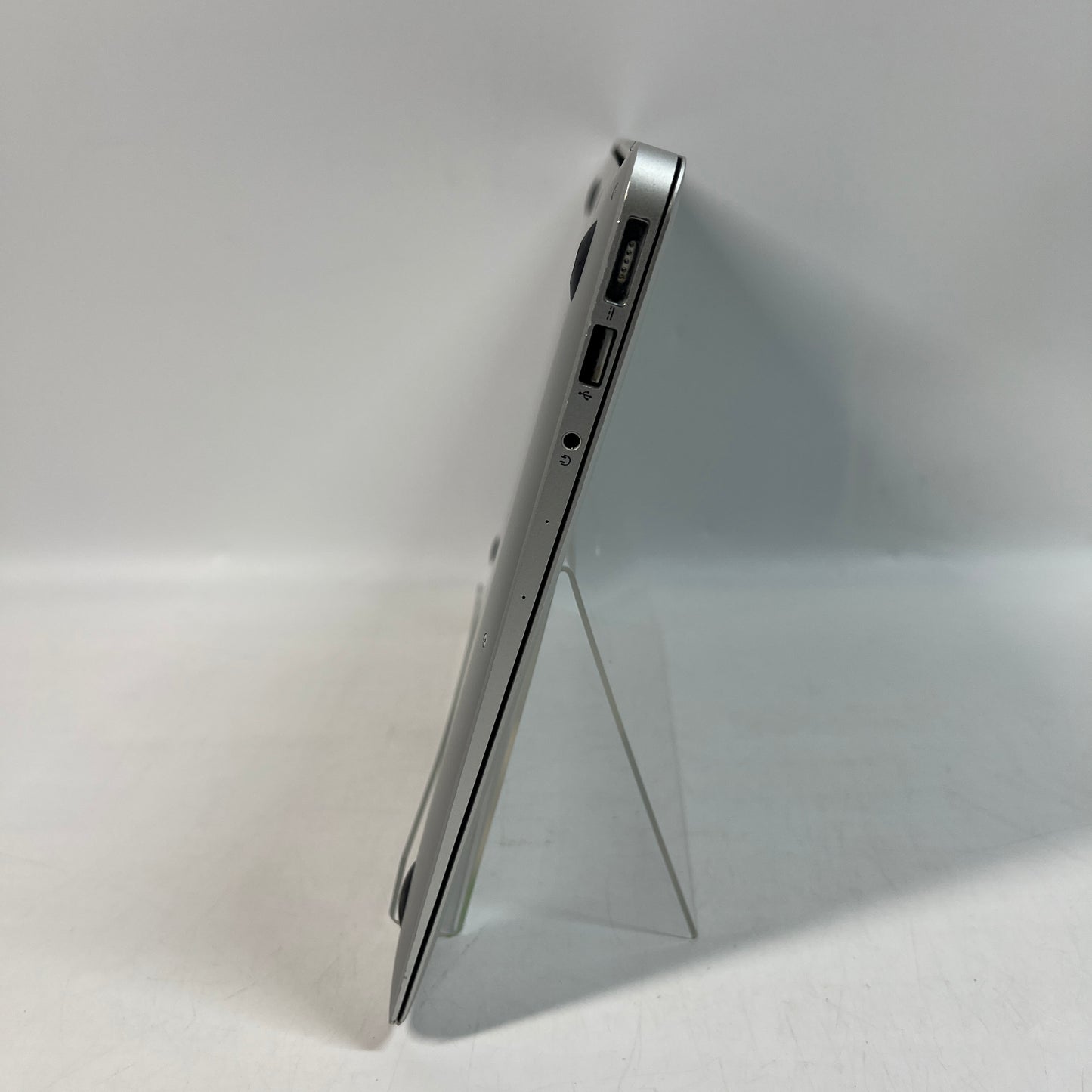 Broken 2017 Apple MacBook Air 13.3" i5 1.8GHz 8GB RAM 128GB SSD A1466