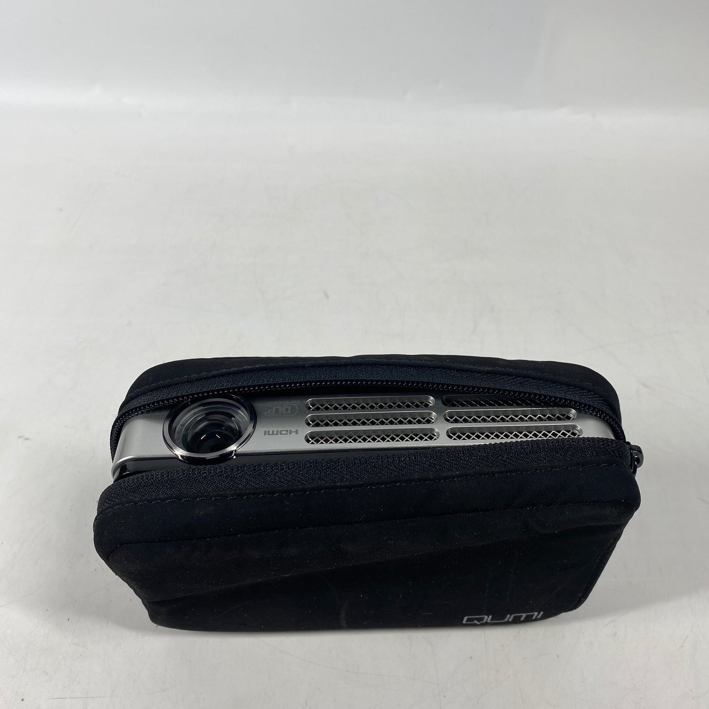 Qumi Q2B 1280x800 300 ANSI Lumens Pocket Projector Q2-B