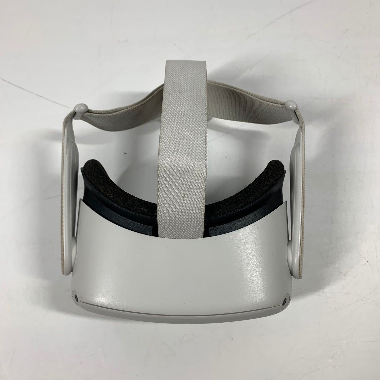 Oculus Quest 2 128GB Standalone All-in-One VR Headset KW49CM