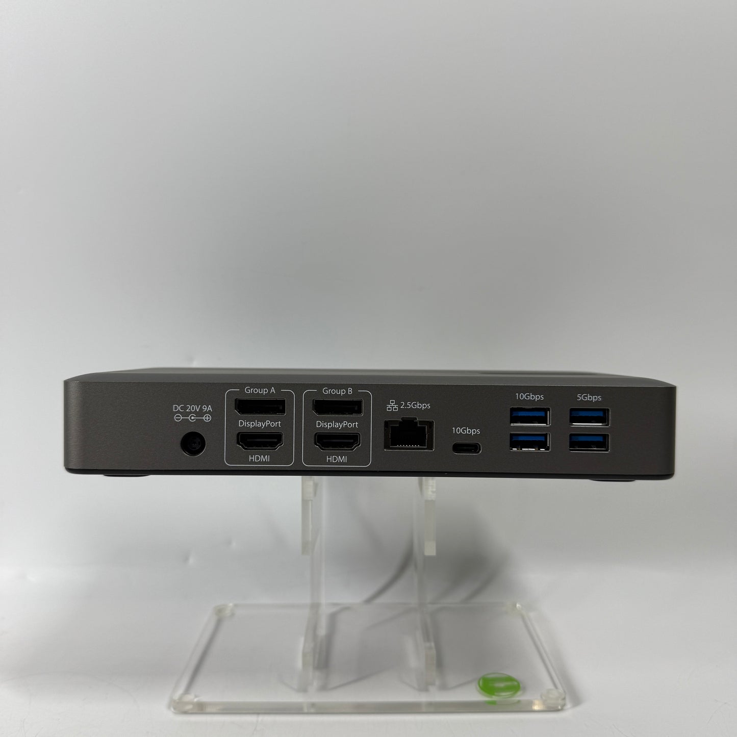 StarTech 132N-TB4USB4DOCK Universal USB4 & Thunderbolt 4 Docking Station
