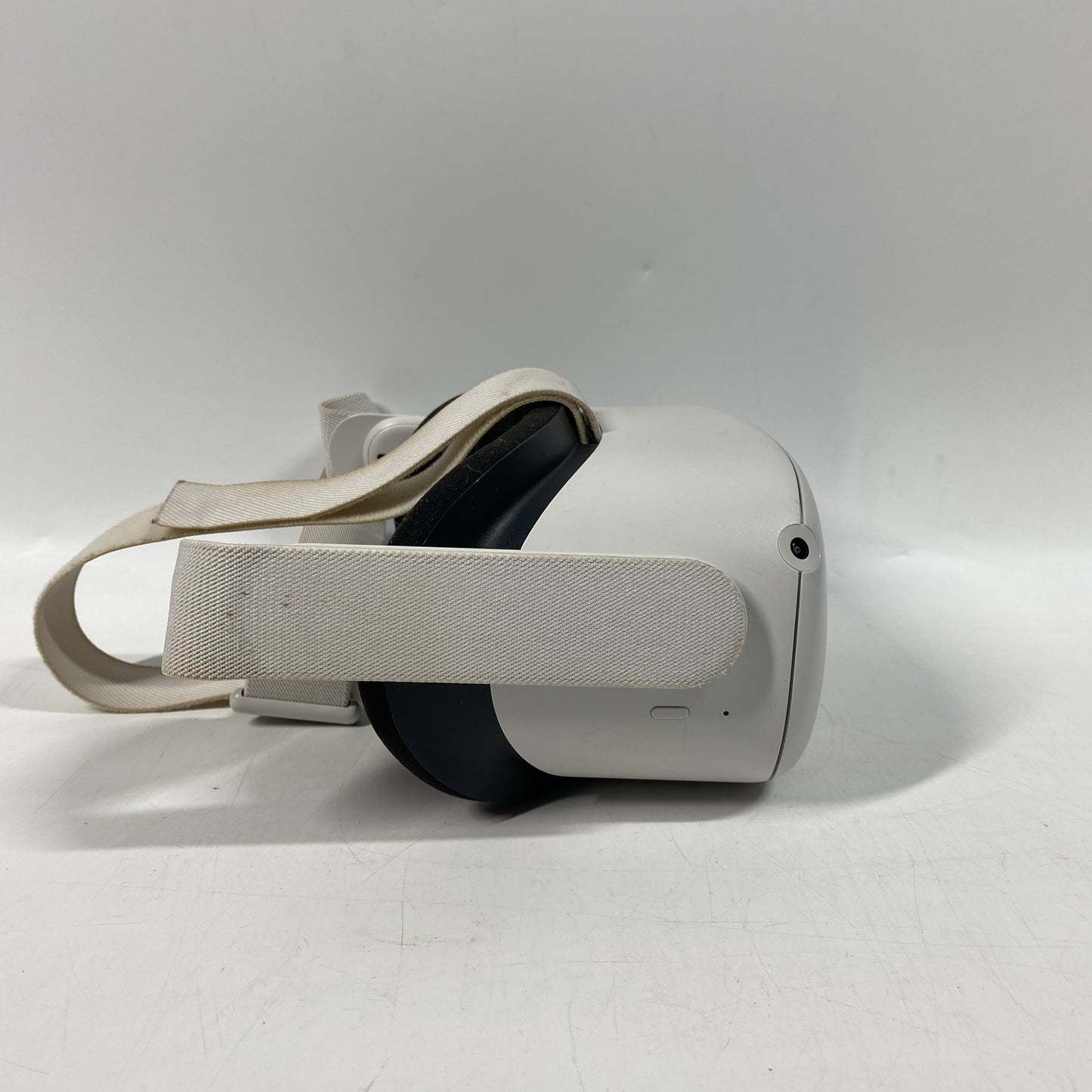Oculus Quest 2 128GB Standalone All-in-One VR Headset KW49CM