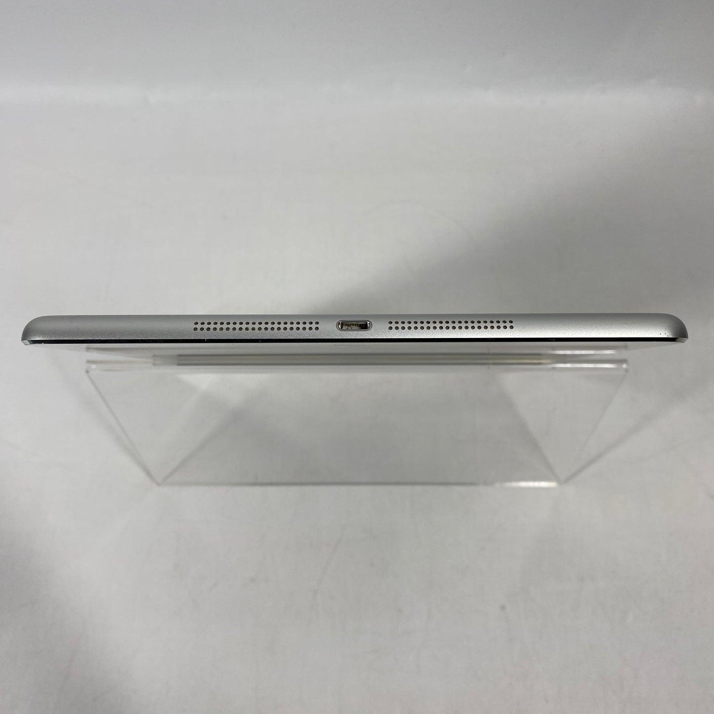 WiFi Only Apple iPad Air 1st Gen 16GB Silver FD788LL/B