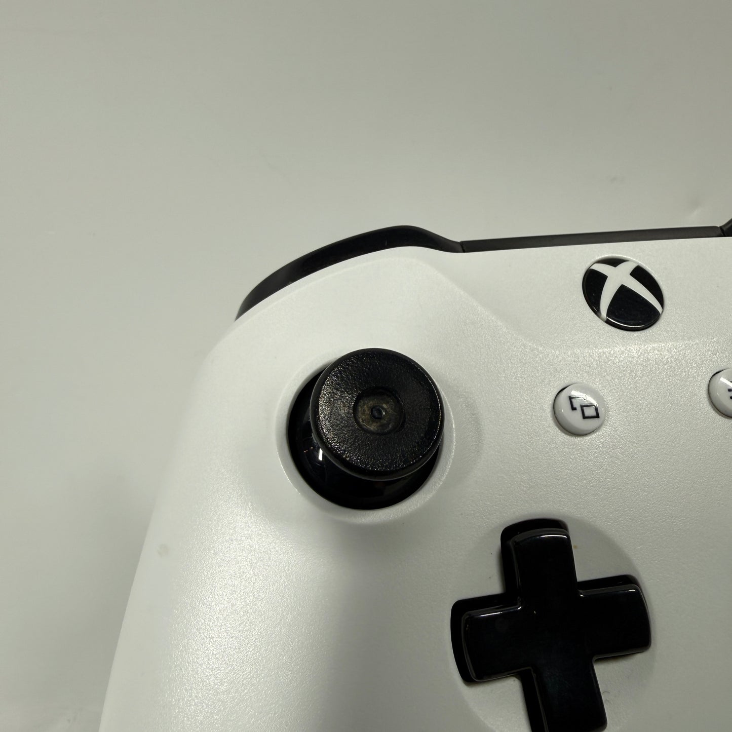 Broken Microsoft Xbox One Wireless Controller 1708