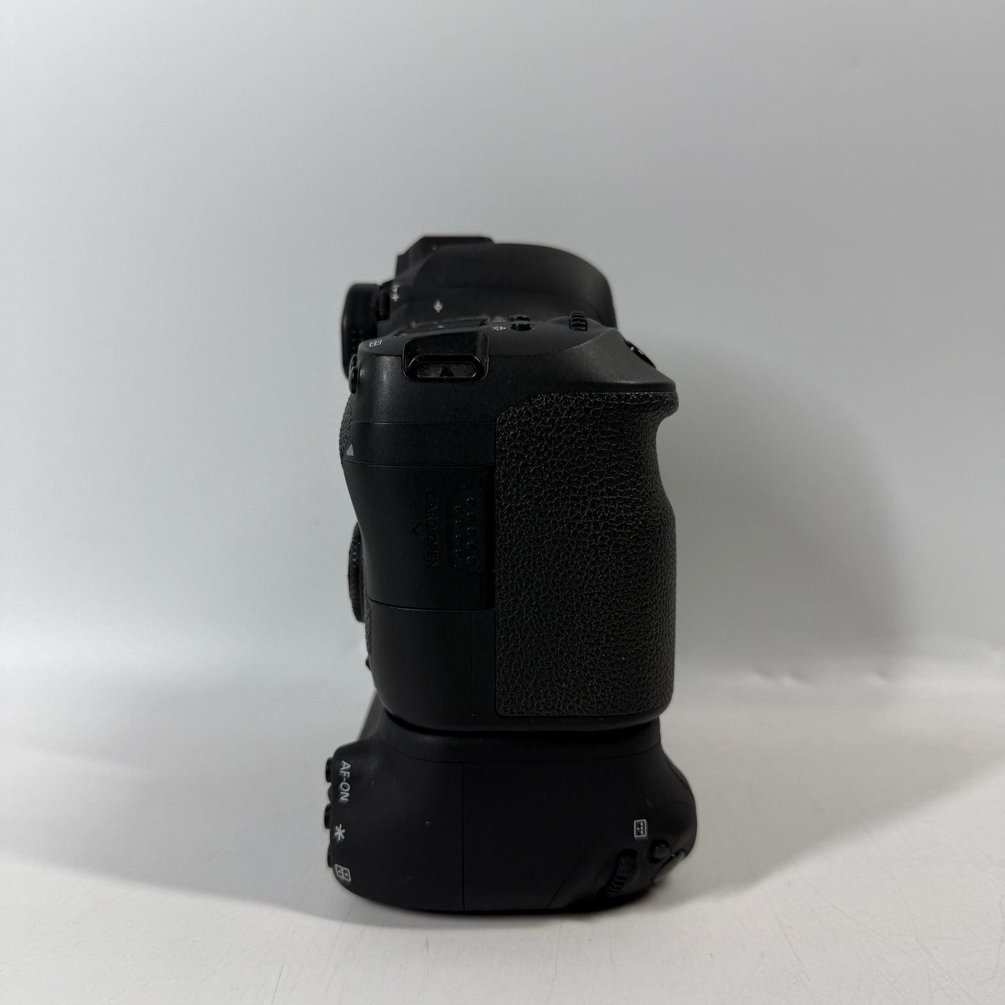 Canon EOS 6D Mark II 26.2MP Digital SLR DSLR Camera