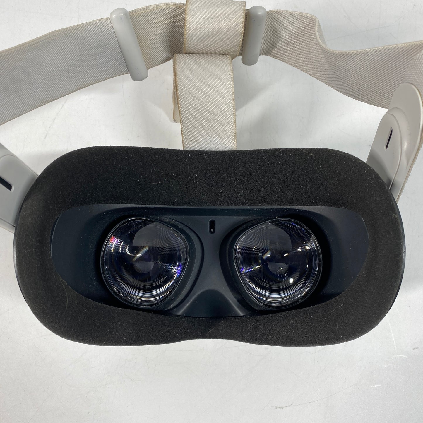 Oculus Quest 2 128GB Standalone All-in-One VR Headset KW49CM