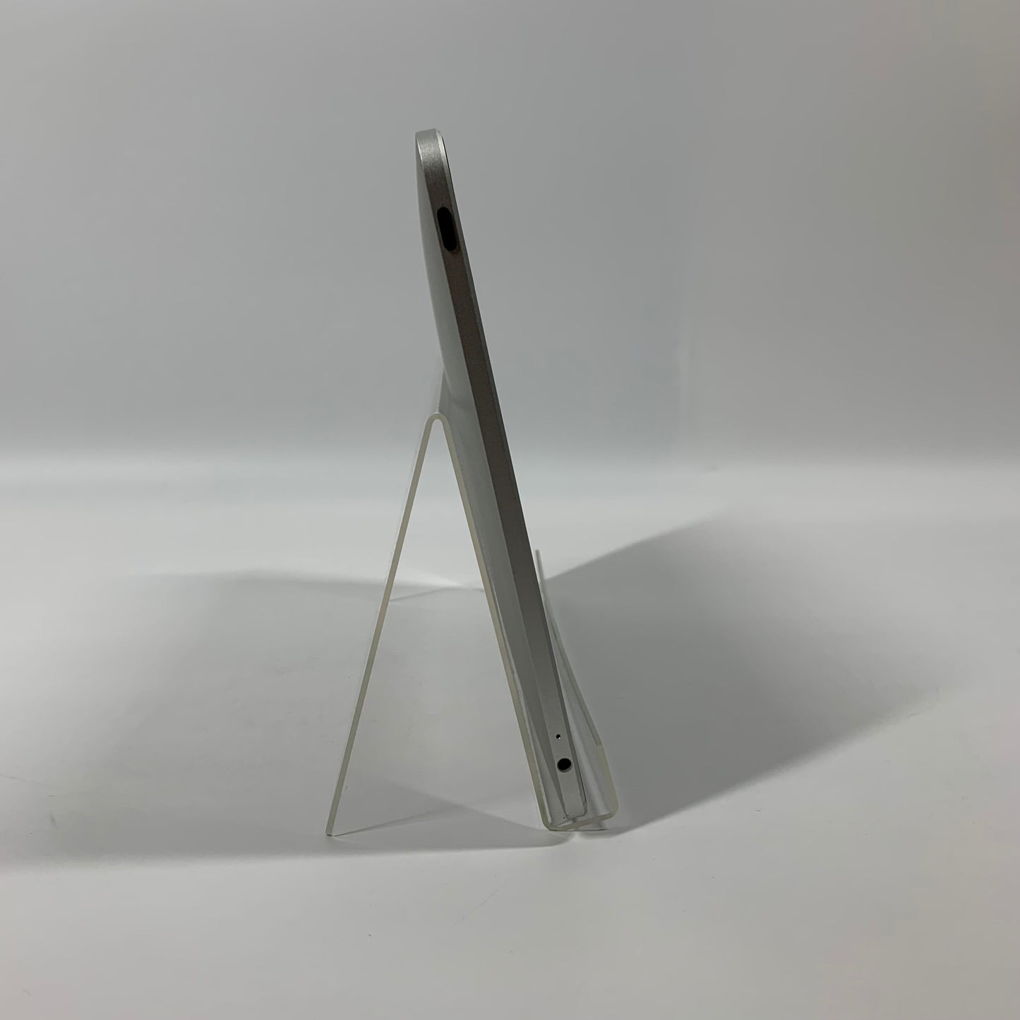 WiFi Only Apple iPad 1st Gen 32GB Silver MB293LL