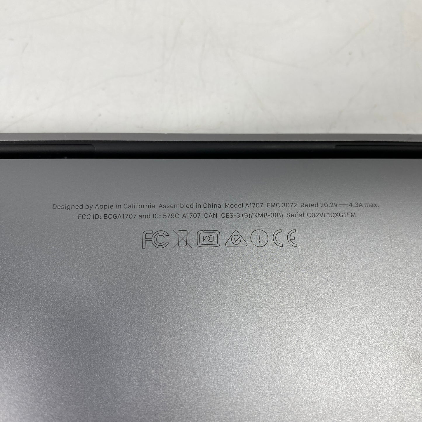 2018 Apple MacBook Pro 15" i7 2.2GHz 4GB RAM 256GB SSD Silver A1990
