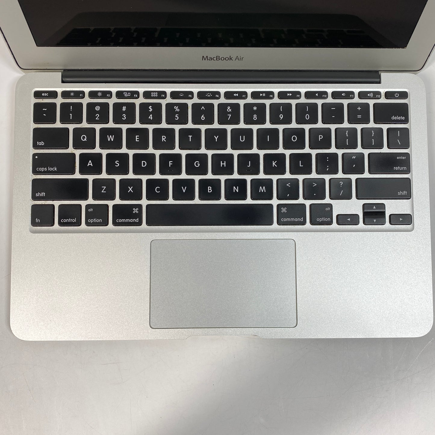 2015 Apple MacBook Air 11" i5 1.6GHz 4GB RAM 128GB HDD Silver A1465