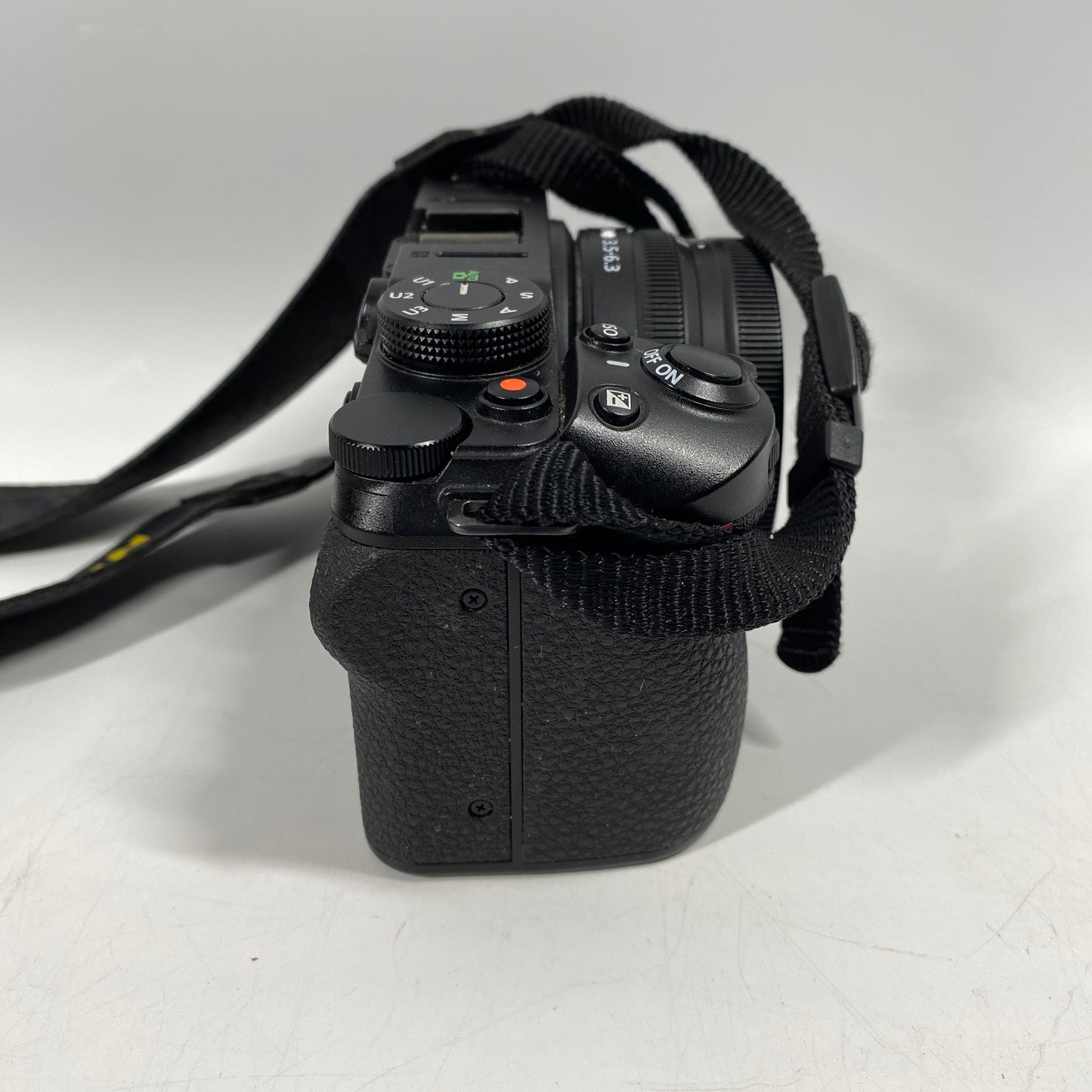 Nikon Z30 20.9MP Mirrorless Camera with Nikkor DX 16-50mm 2557 Shutter Count