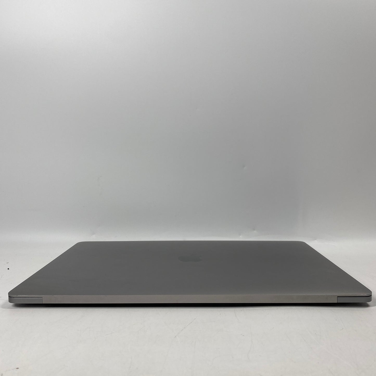 2018 Apple MacBook Pro 15" i7 2.2GHz 4GB RAM 256GB SSD Silver A1990