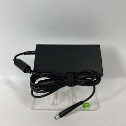 StarTech 132N-TB4USB4DOCK Universal USB4 & Thunderbolt 4 Docking Station