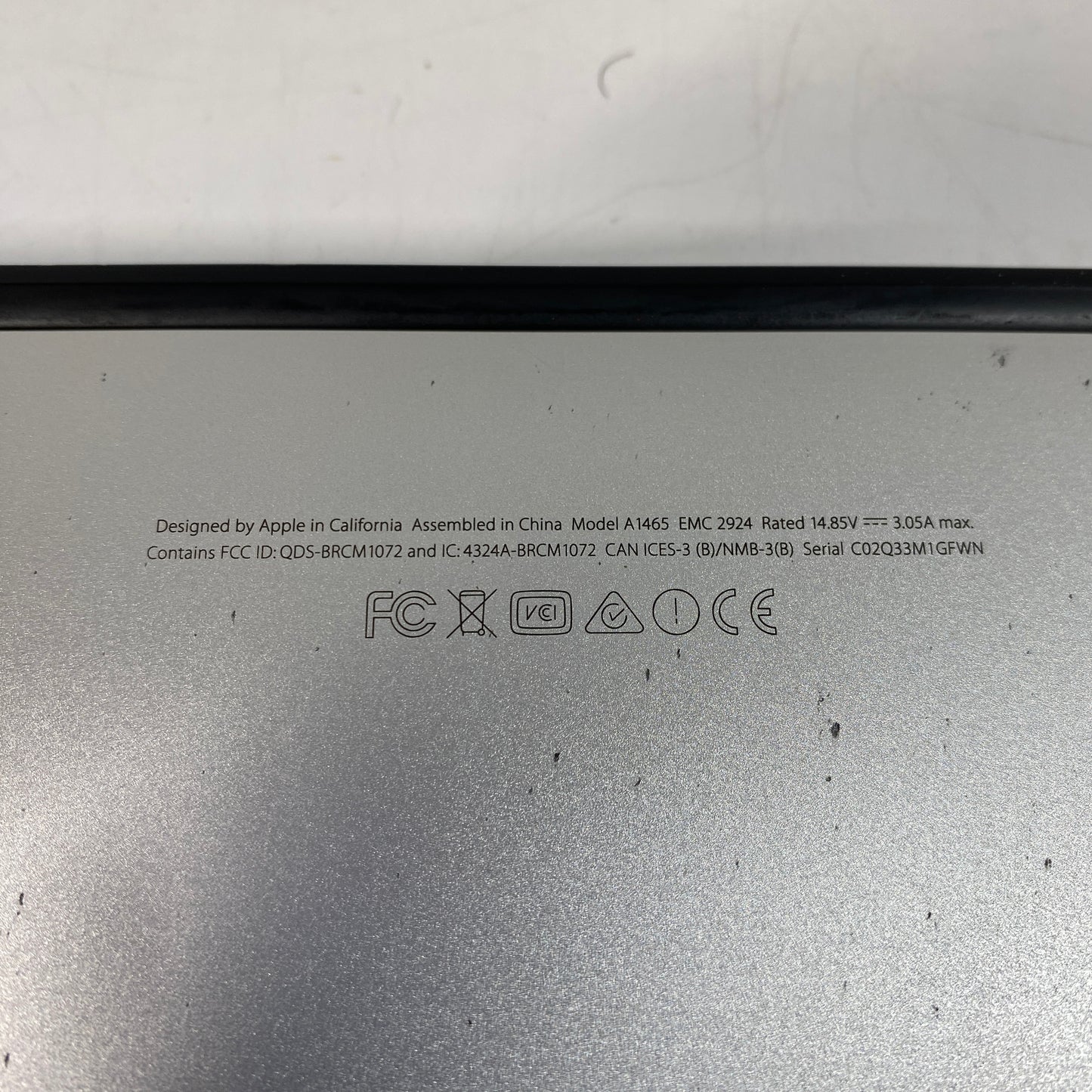 2015 Apple MacBook Air 11" i5 1.6GHz 4GB RAM 128GB HDD Silver A1465