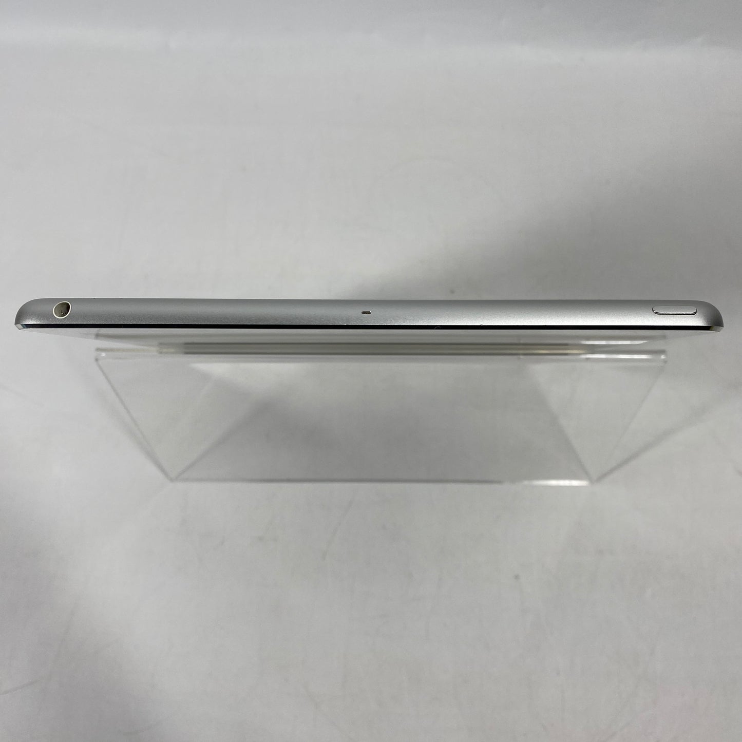 WiFi Only Apple iPad Air 1st Gen 16GB Silver FD788LL/B