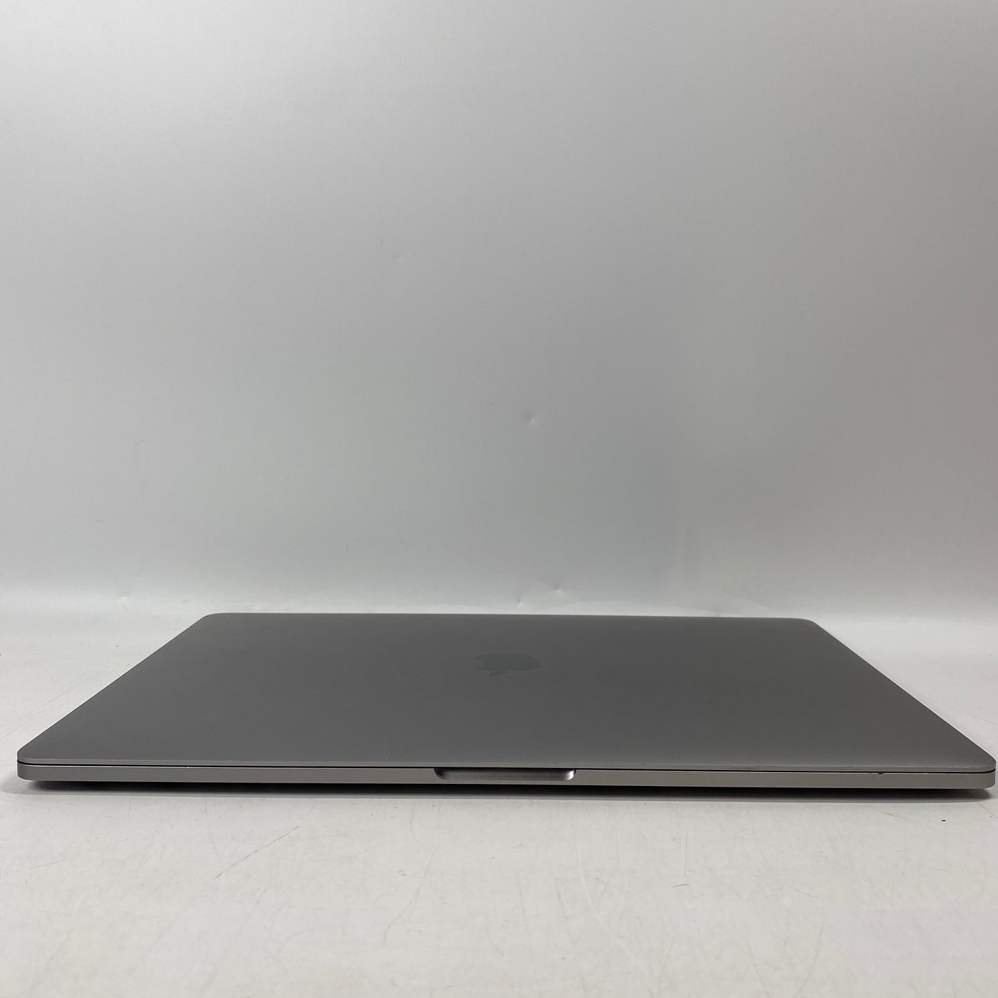 2018 Apple MacBook Pro 15" i7 2.2GHz 4GB RAM 256GB SSD Silver A1990