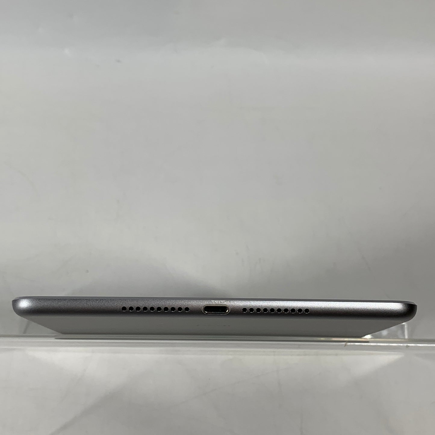 WiFi Only Apple iPad Mini 4th Gen 128GB 15.8.3 Space gray MK9N2LL/A