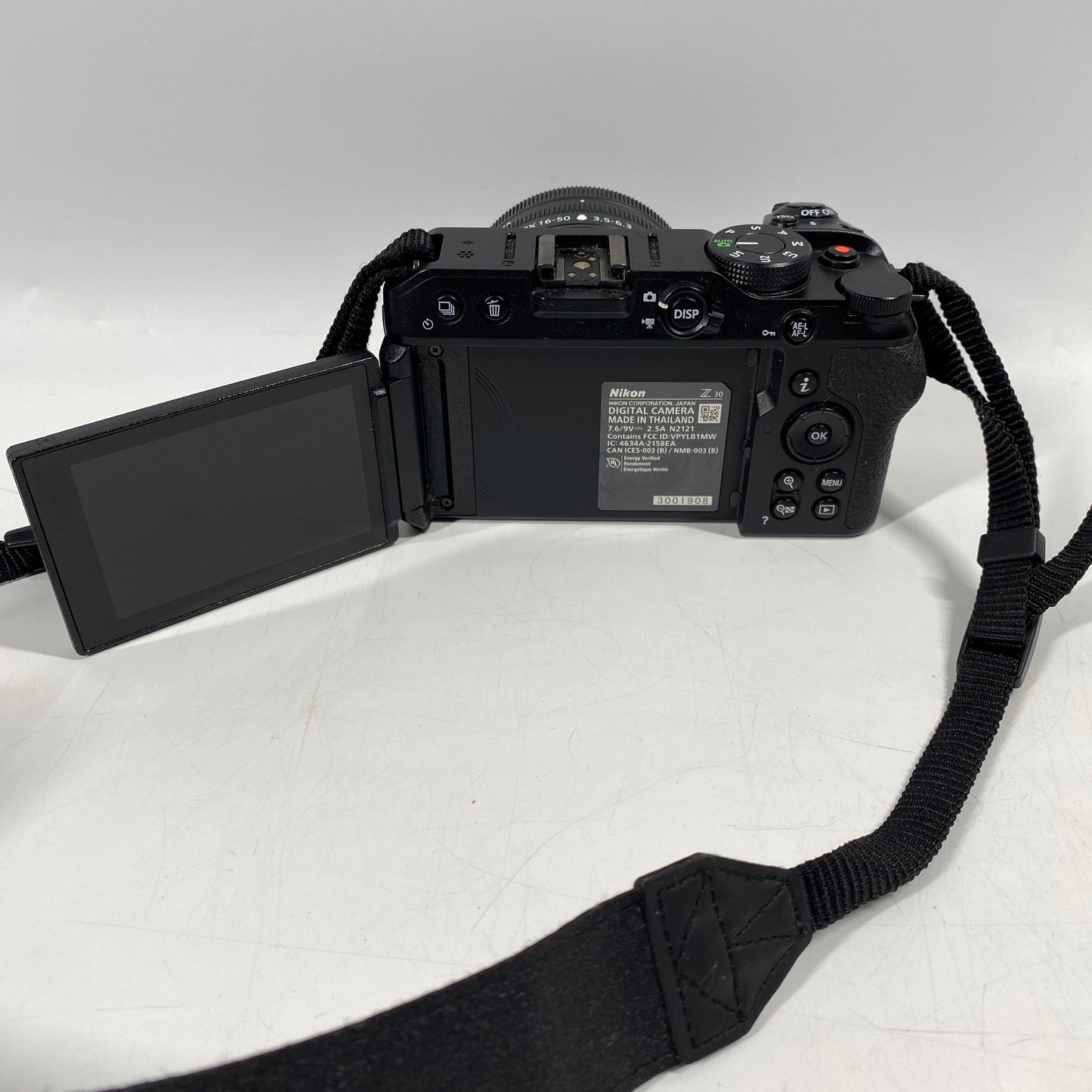 Nikon Z30 20.9MP Mirrorless Camera with Nikkor DX 16-50mm 2557 Shutter Count