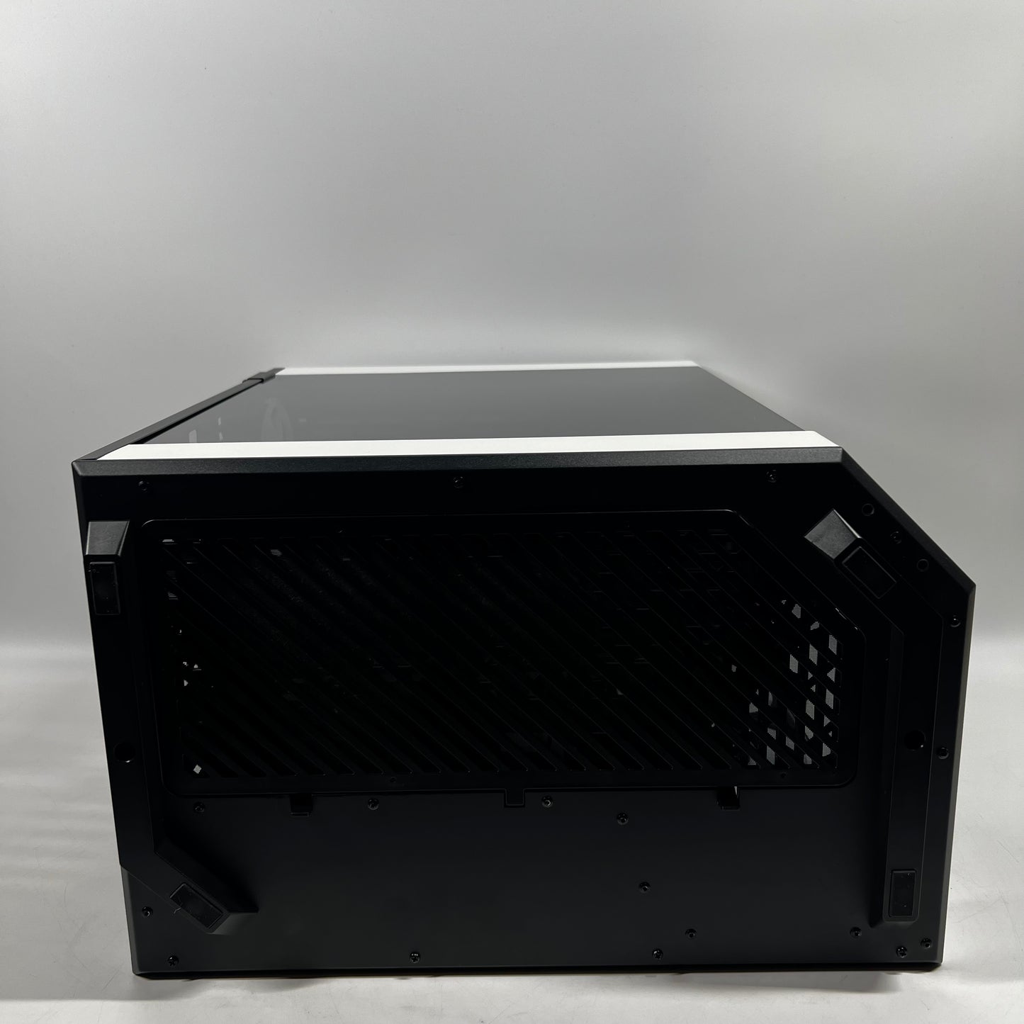 HYTE Y60 Tempered Glass Mid-Tower ATX PC Case White/Black