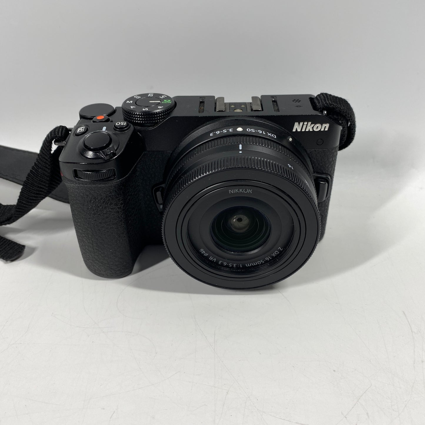 Nikon Z30 20.9MP Mirrorless Camera with Nikkor DX 16-50mm 2557 Shutter Count