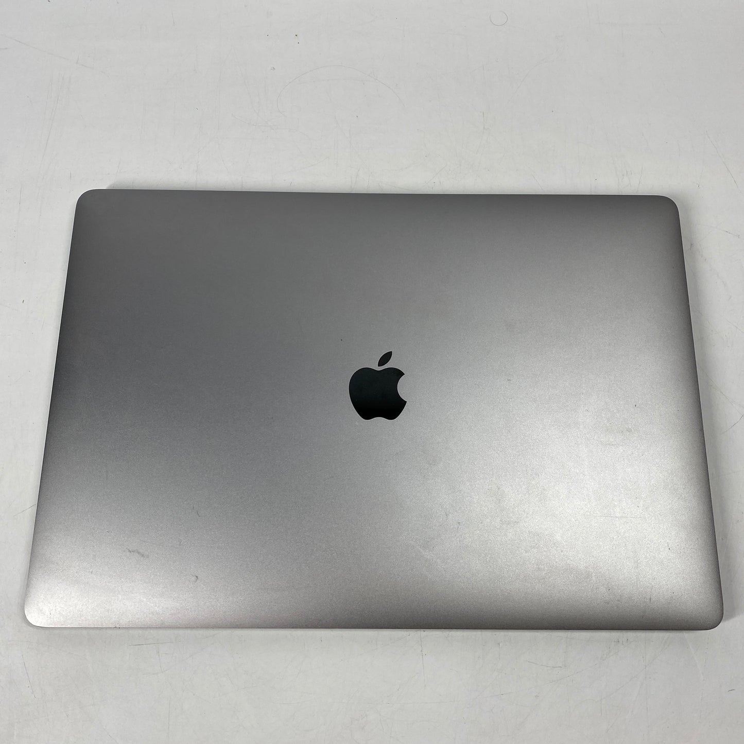 2018 Apple MacBook Pro 15" i7 2.2GHz 4GB RAM 256GB SSD Silver A1990