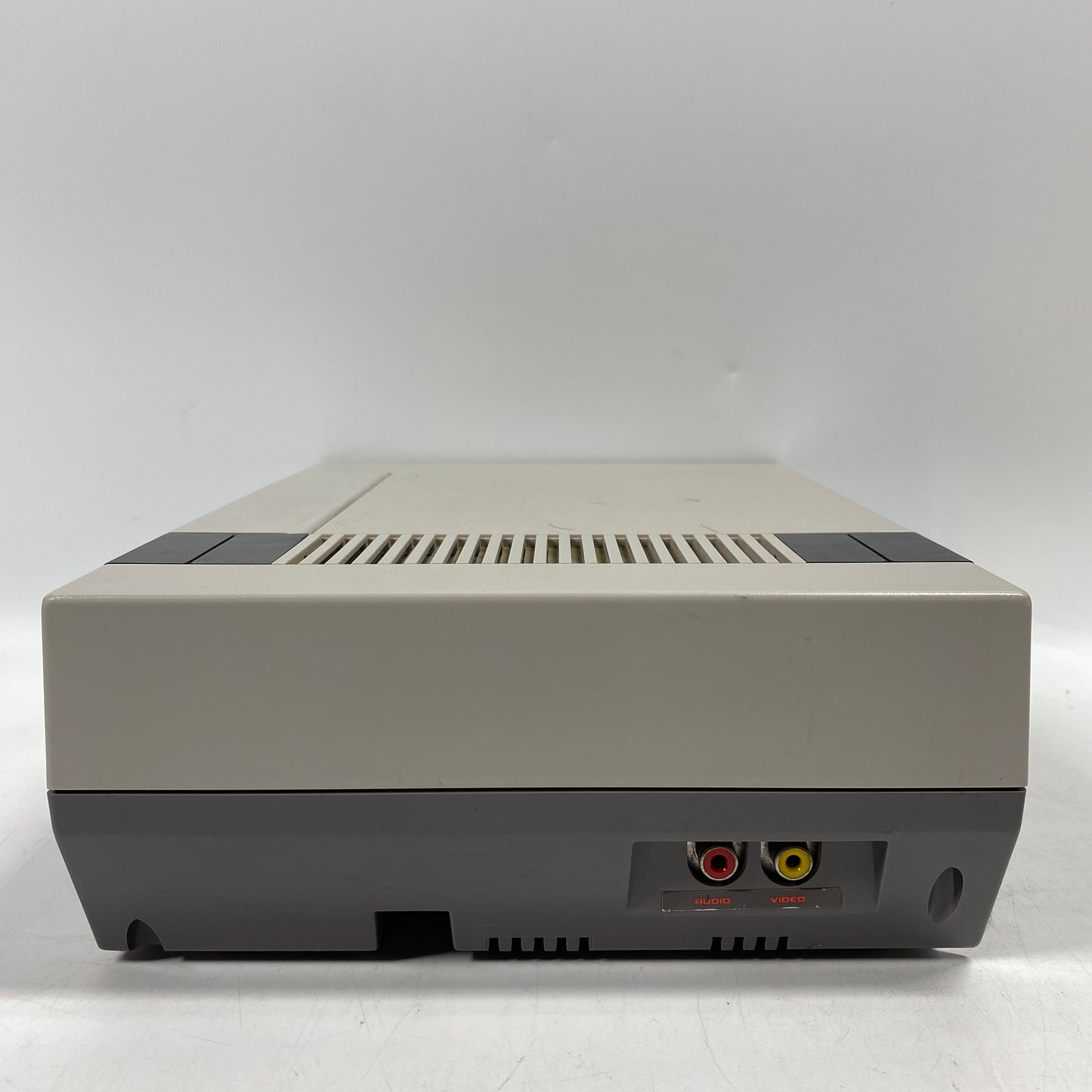 Nintendo Entertainment System NES Video Game Console NES-001 Gray